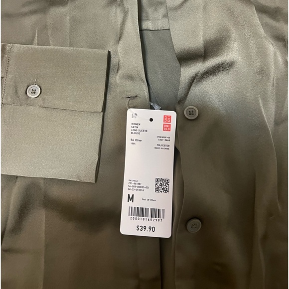 New Uniqlo Rayon blouse - Picture 2 of 2